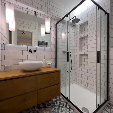 Homevision - Galerius Arch - Center Apartment